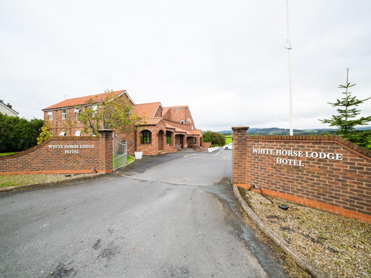 Oyo White Horse Lodge Hotel, East Thirsk Bagby Kültér fotó